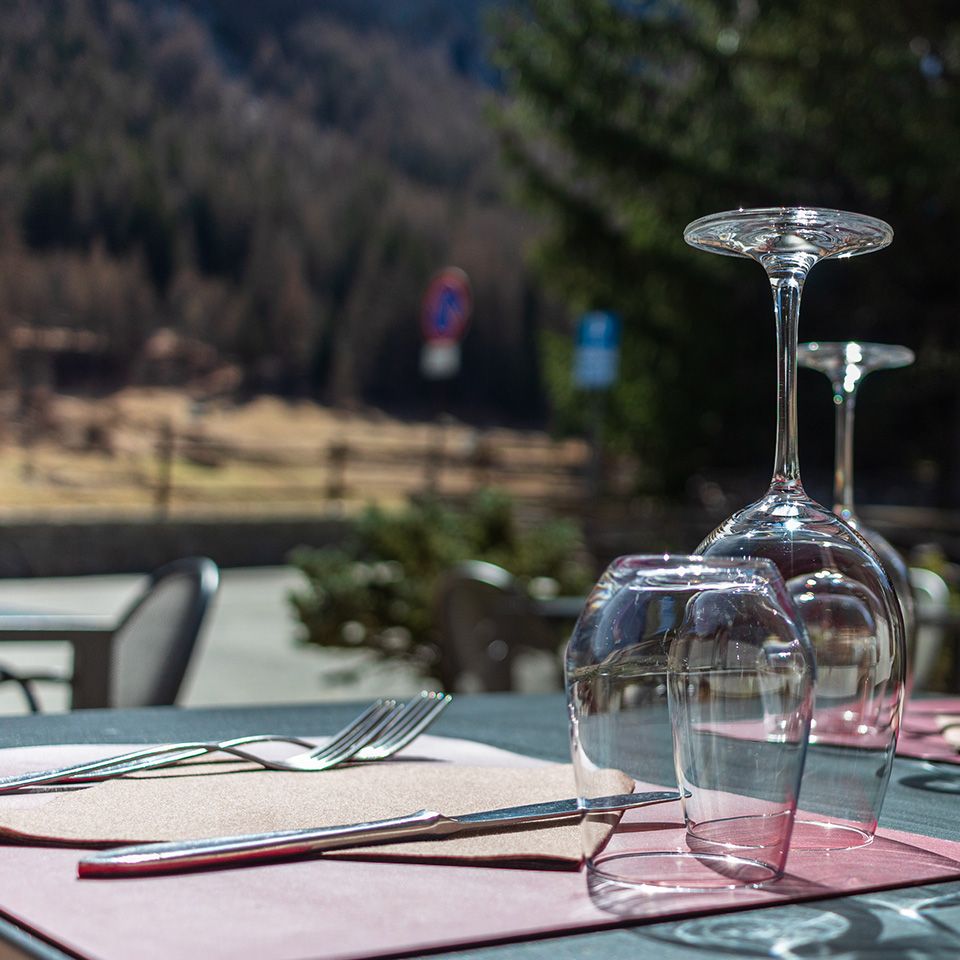 Mise en place del Ristorante Lou Tchappe a Lillaz, frazione di Cogne