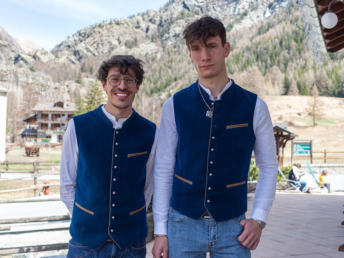 Brigata del Ristorante Lou Tchappe a Lillaz, frazione di Cogne