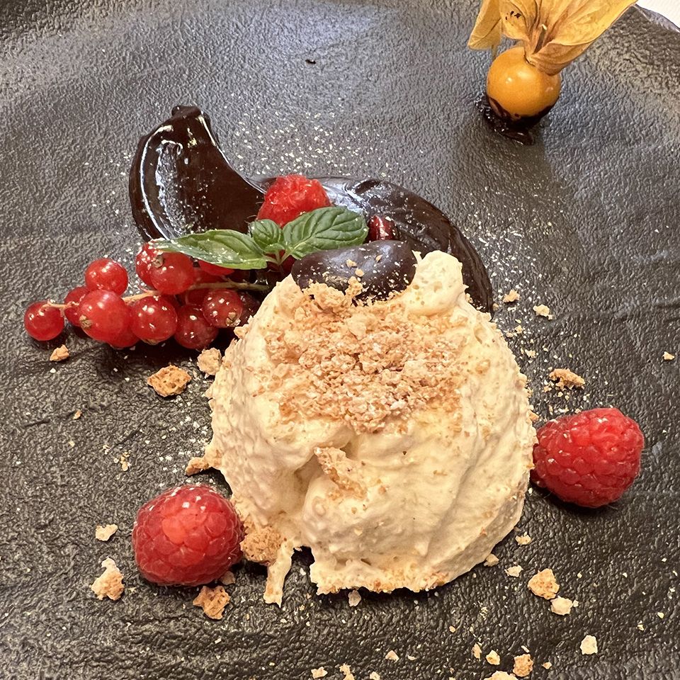 Crema di Cogne. Ristorante Lou Tchappe a Lillaz, frazione di Cogne